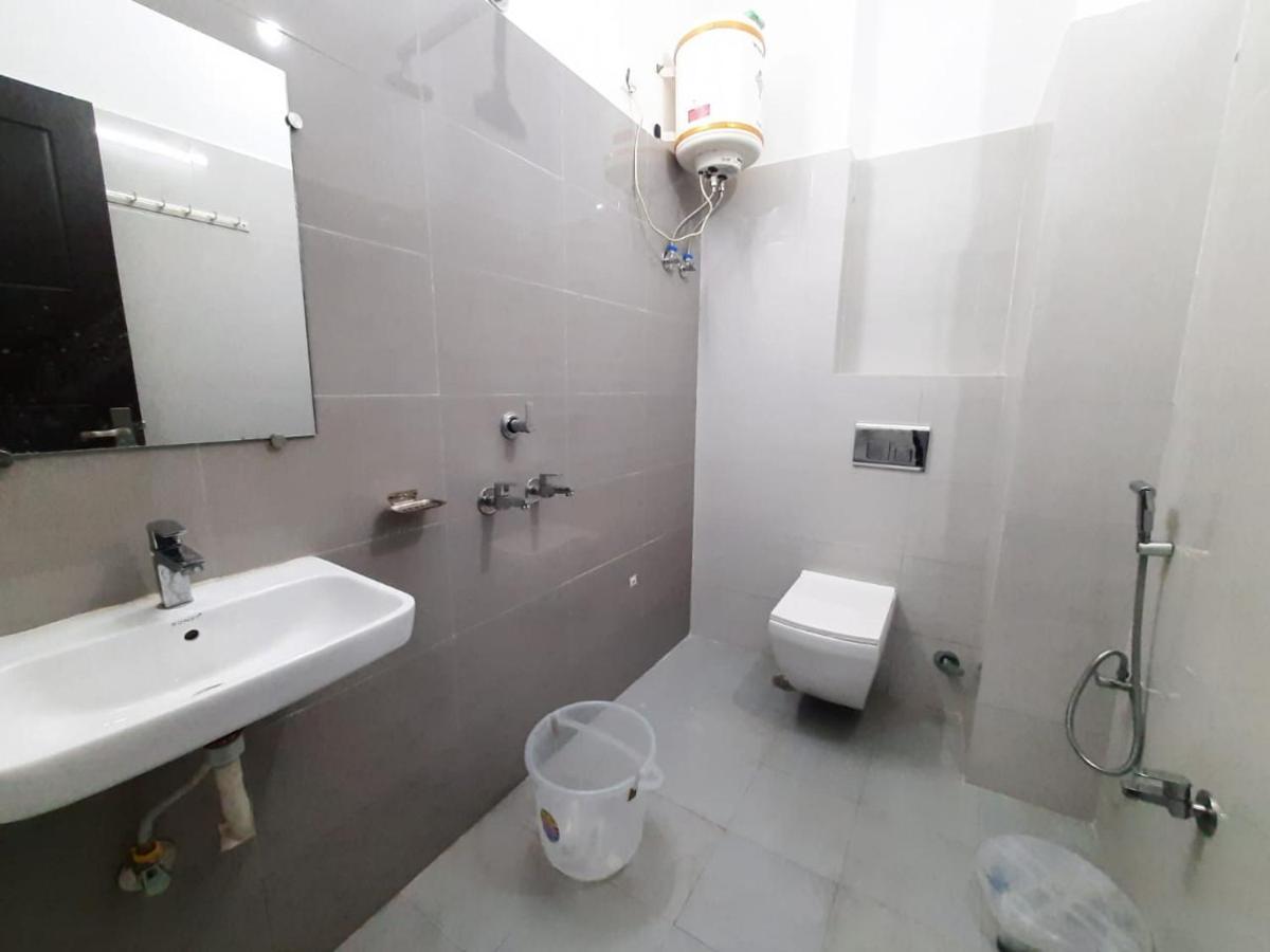 Hotel Ak Residency Haridwār Esterno foto